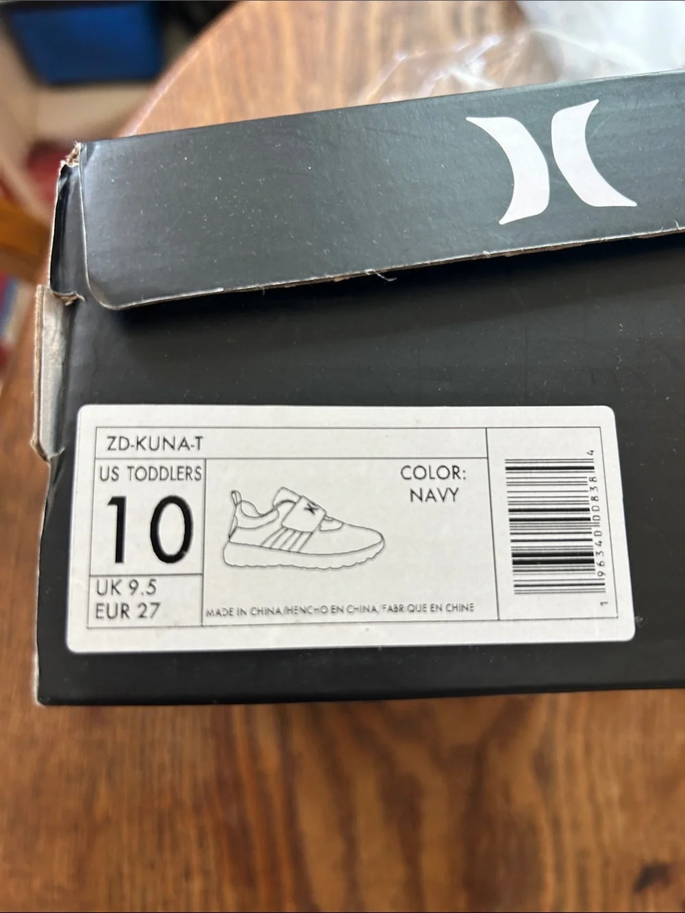 Hurley Deep Navy ⚓️ and White Kids Mesh Hook-and-Loop Sneakers in box 📦